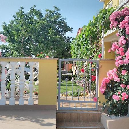 Apartment And Room Hudoletnjak Сило Экстерьер фото
