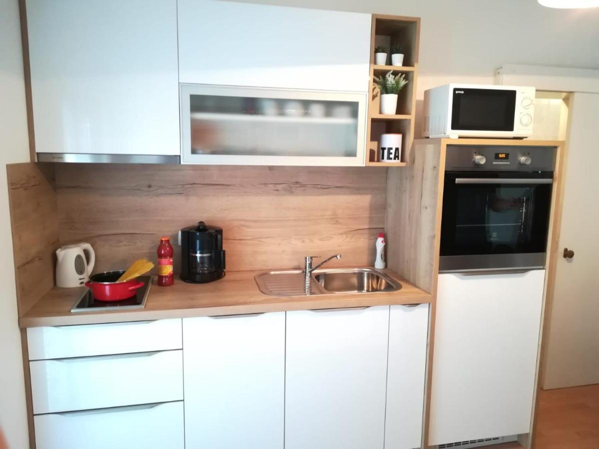 Apartment And Room Hudoletnjak Сило Экстерьер фото