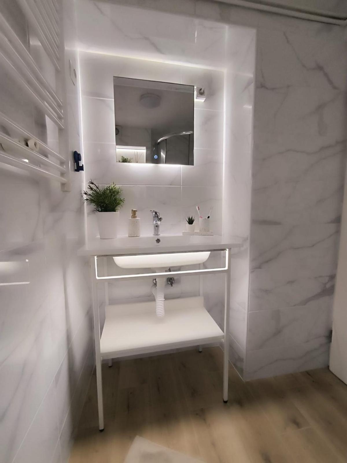 Apartment And Room Hudoletnjak Сило Номер фото