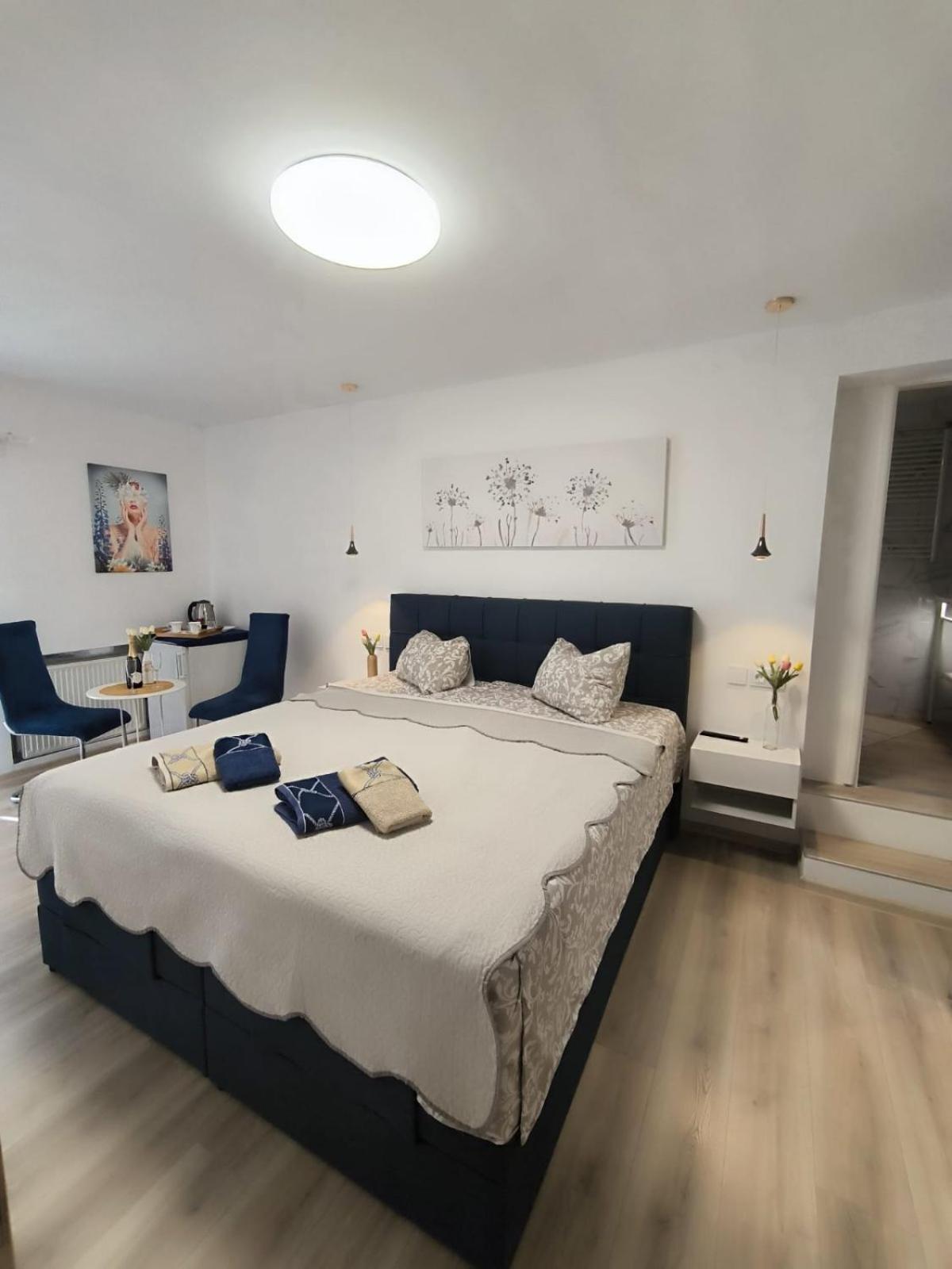 Apartment And Room Hudoletnjak Сило Номер фото