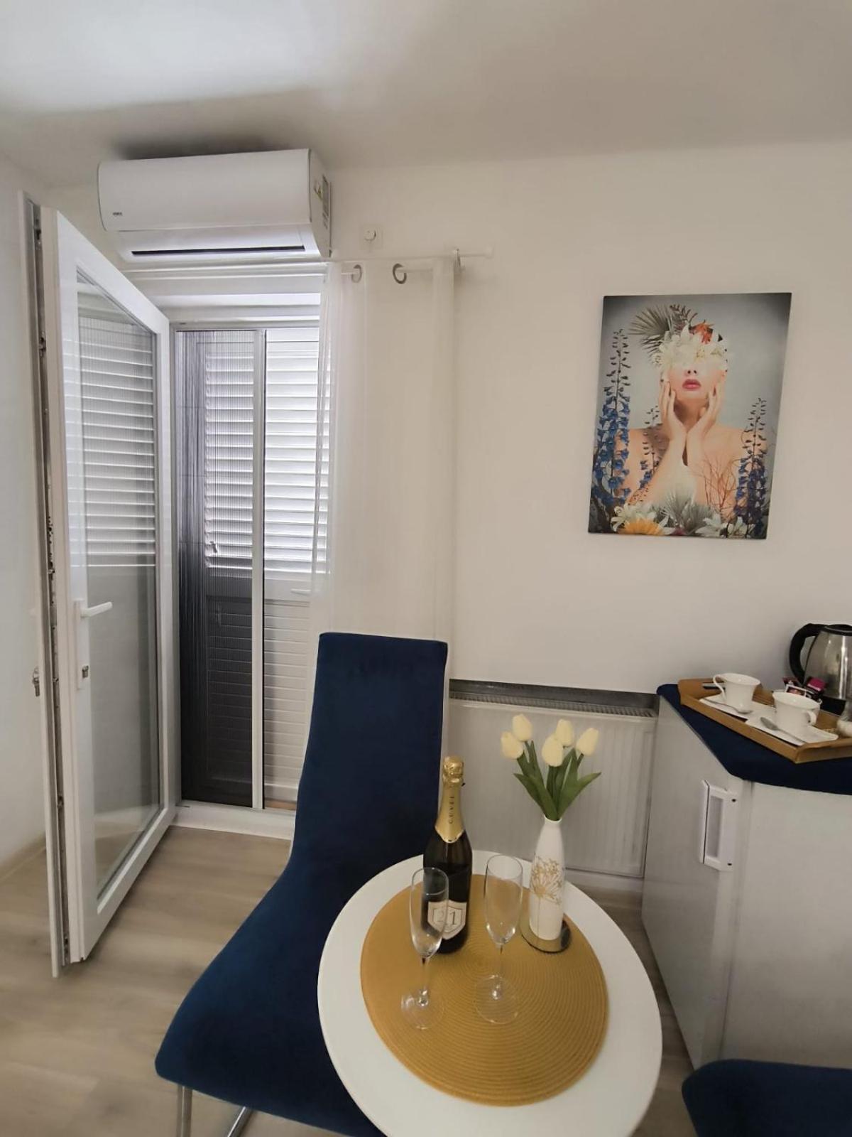 Apartment And Room Hudoletnjak Сило Номер фото