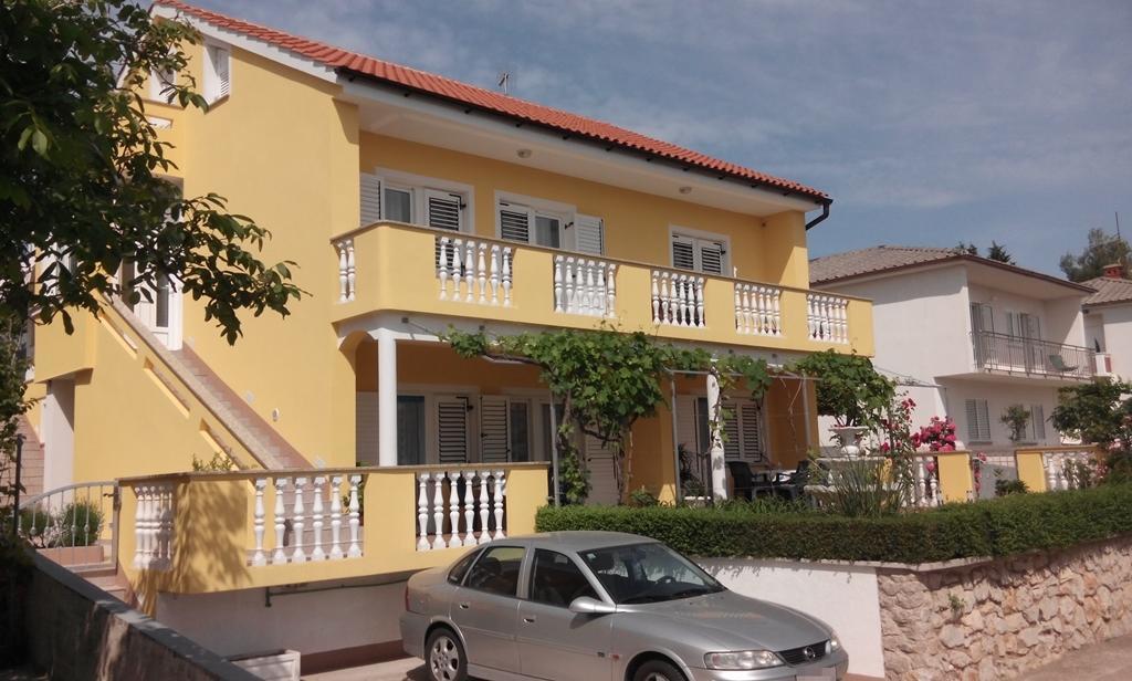 Apartment And Room Hudoletnjak Сило Номер фото